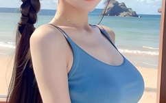 女优挑战与鲨共舞遭咬